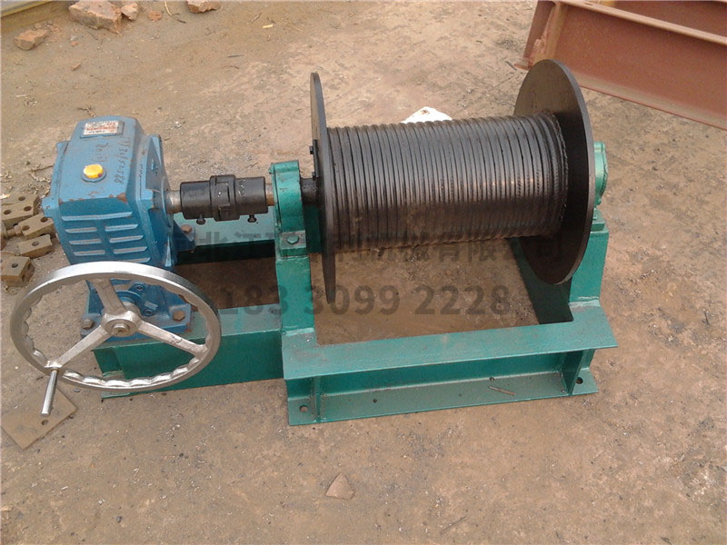 手動(dòng)卷揚(yáng)式啟閉機(jī)