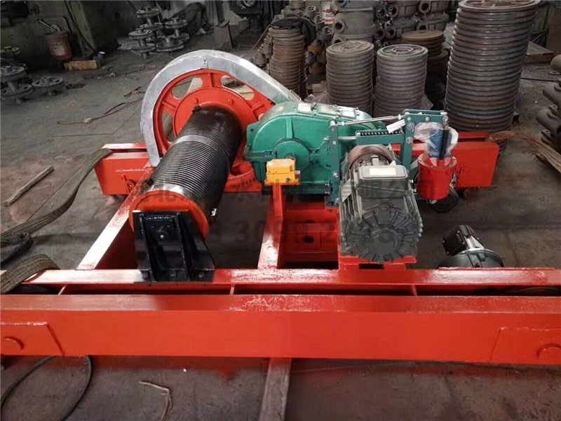 QPT型移動(dòng)臺(tái)車式卷揚(yáng)啟閉機(jī)